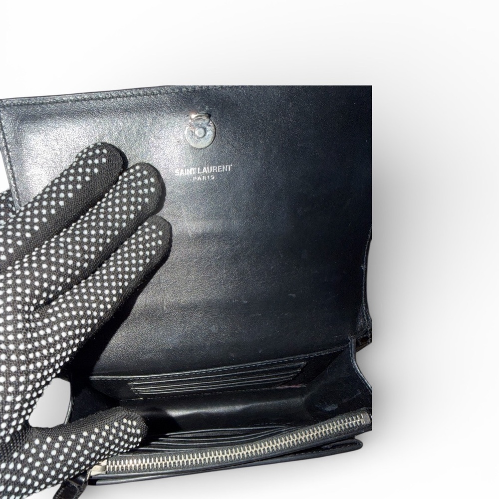 Yves Saint Laurent Black Croc-Embossed Shoulder Bag - Picture 5 of 8